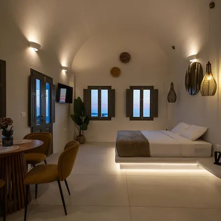 Niabelon - Private Jacuzzi Sunset View 4* Oia (Santorini)