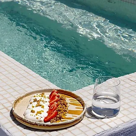 מלון Niabelon - Private Jacuzzi Sunset View 4*