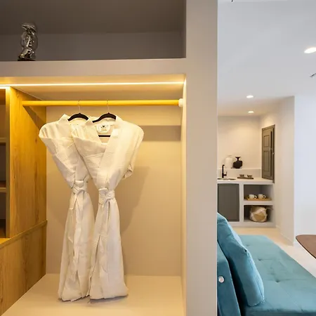 Niabelon Hotel *