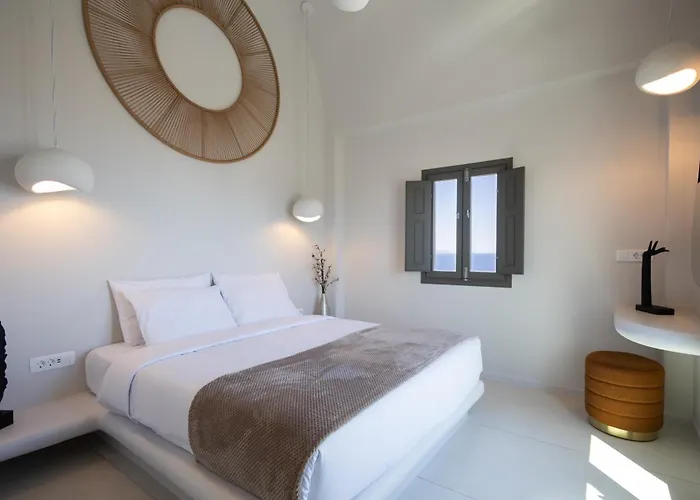 Niabelon 4* Oia (Santorini)