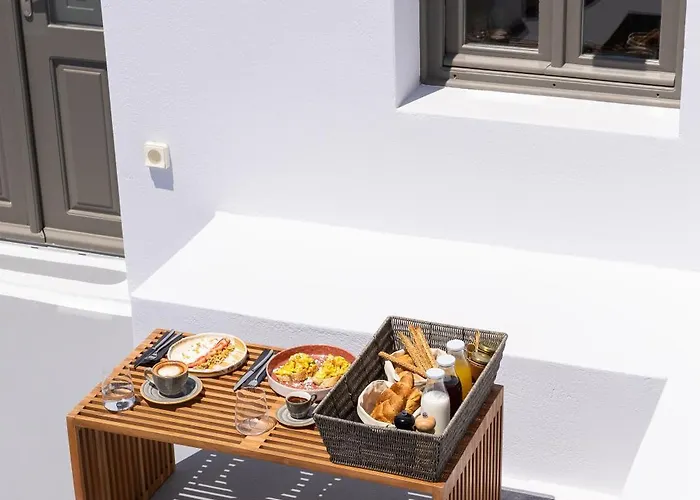 Niabelon 4* Oia (Santorini)