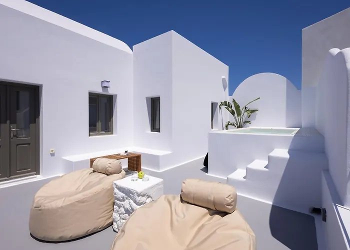 Niabelon Hotel Oia (Santorini)