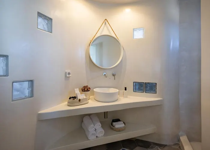 Niabelon 4* Oia (Santorini)