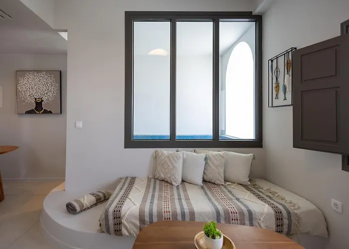 Niabelon Hotel Oia (Santorini)